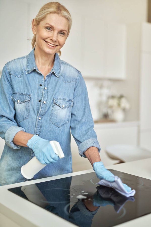 Comment nettoyer et entretenir correctement une plaque à induction ?